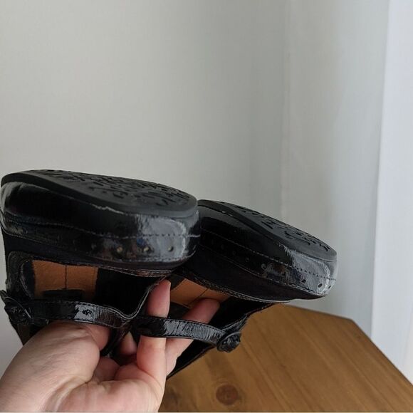 Clarks Artisan Black Mary Jane heels suede leather size 6 @s1 - Picture 7 of 11